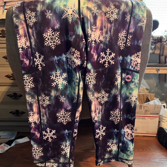 Has pockets!!!! - Picture 2 of 4